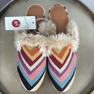NWT Bibiana Faux Fur Lined Chevron Mules 6.5